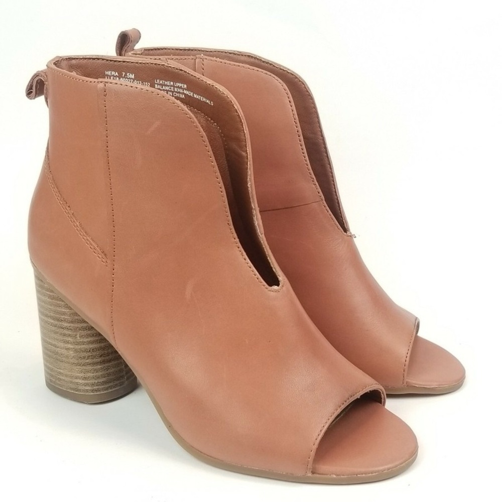 Lucca Lane womenโs 8 Leather Hera Heels Booties Ankle Boots Open Toe Shoes Tan